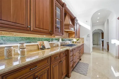 3308 Islewood Avenue Weston FL 33332