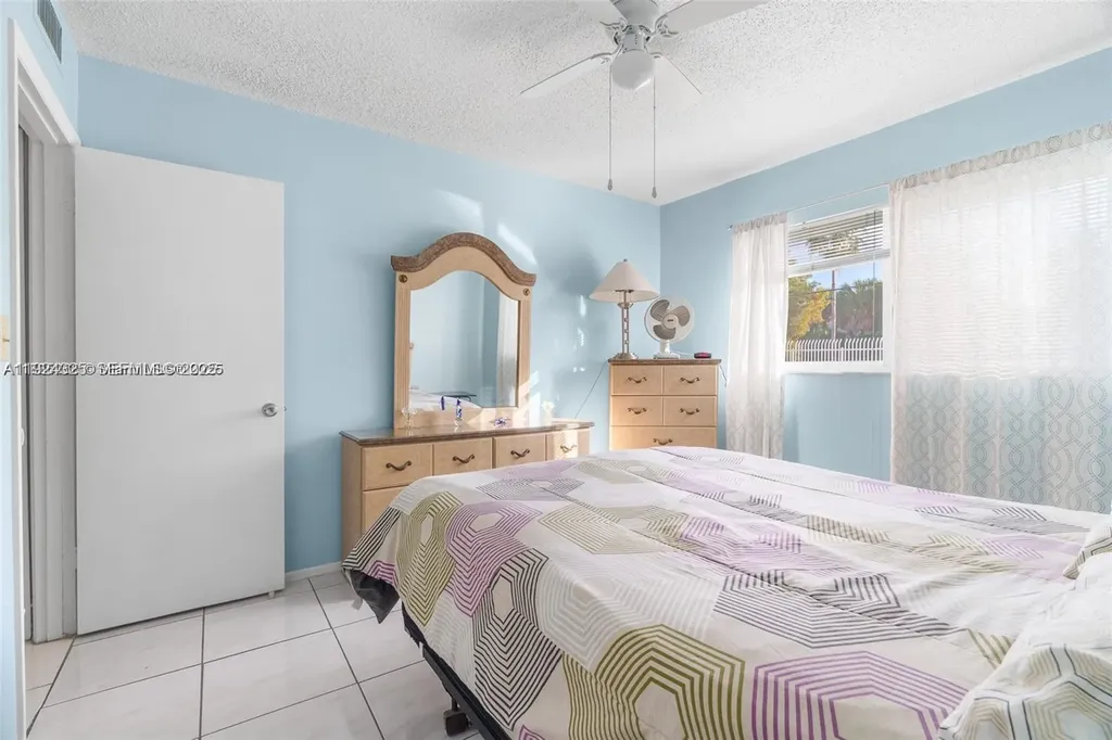 5300 Washington Street Hollywood FL 33021