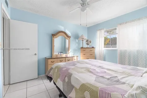 5300 Washington Street Hollywood FL 33021