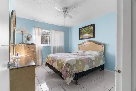 5300 Washington Street Hollywood FL 33021