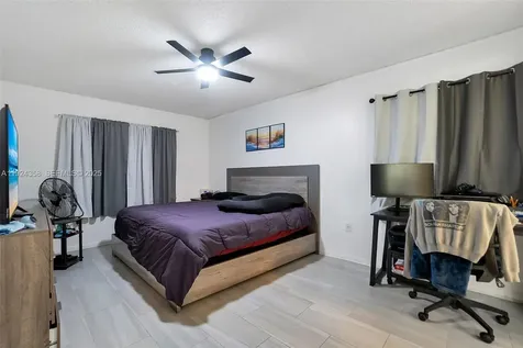 2682 N Nob Hill Road Sunrise FL 33322