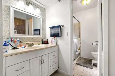 2682 N Nob Hill Road Sunrise FL 33322