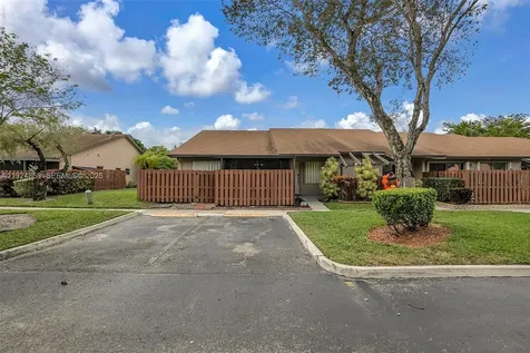 2682 N Nob Hill Road Sunrise FL 33322