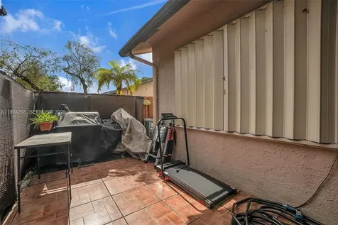 2682 N Nob Hill Road Sunrise FL 33322