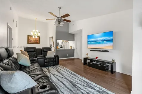 2682 N Nob Hill Road Sunrise FL 33322