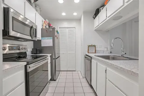 2682 N Nob Hill Road Sunrise FL 33322