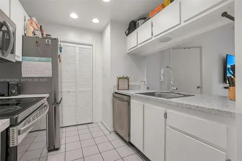 2682 N Nob Hill Road Sunrise FL 33322