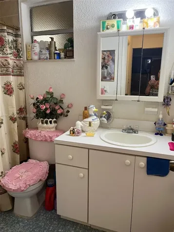 525 W 69th Street Hialeah FL 33014