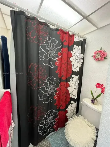 525 W 69th Street Hialeah FL 33014