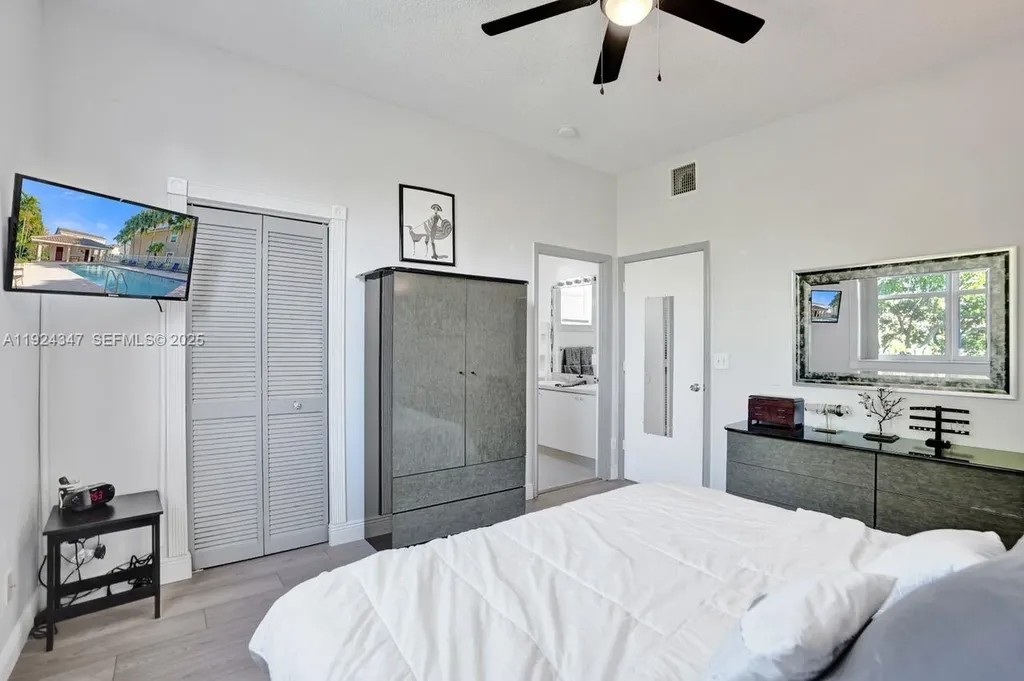 10529 NW 57th Court Coral Springs FL 33076