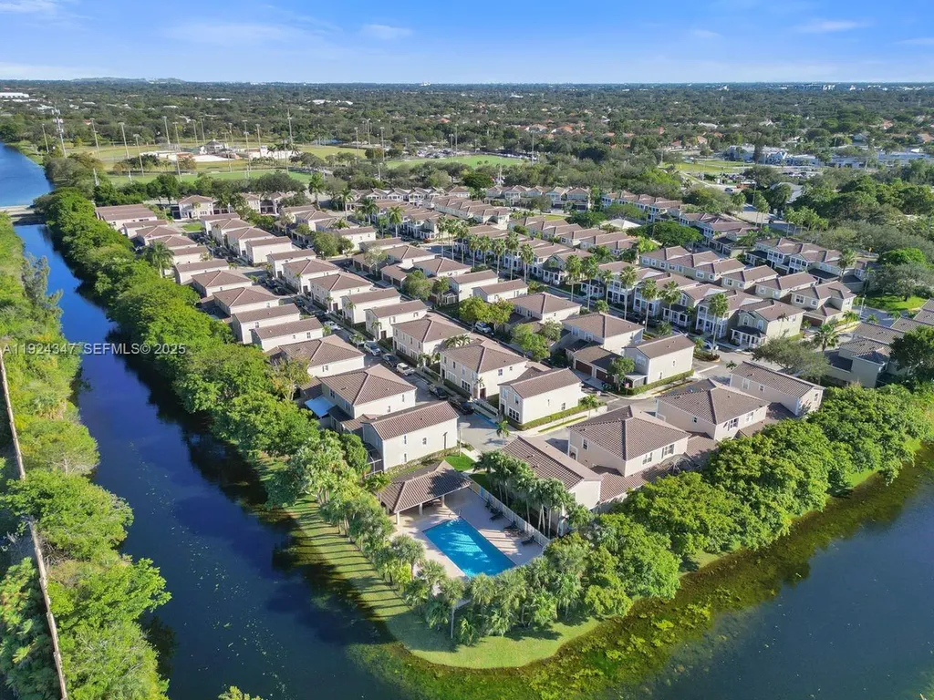 10529 NW 57th Court Coral Springs FL 33076