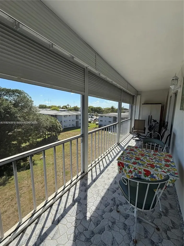 4800 Hillcrest Lane Hollywood FL 33021