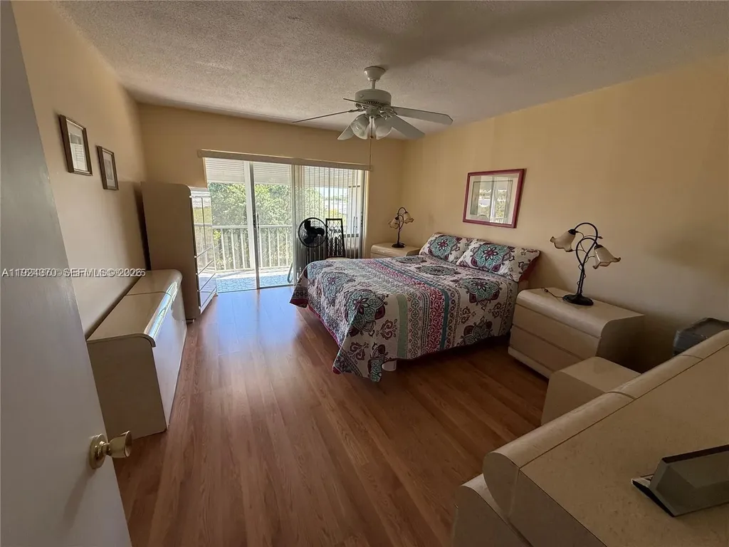 4800 Hillcrest Lane Hollywood FL 33021