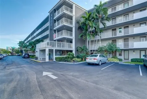 4800 Hillcrest Lane Hollywood FL 33021