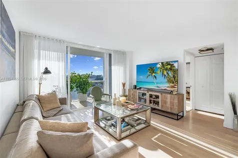 1800 Sunset Harbour Drive Miami Beach FL 33139