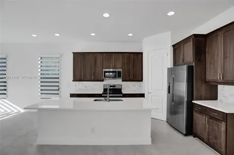 8450 NW 39th Court Coral Springs FL 33065