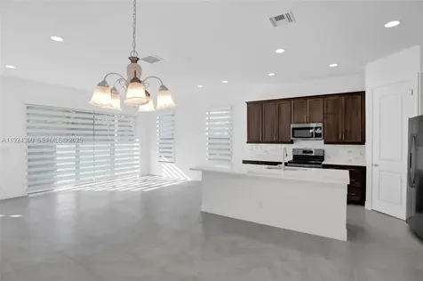 8450 NW 39th Court Coral Springs FL 33065