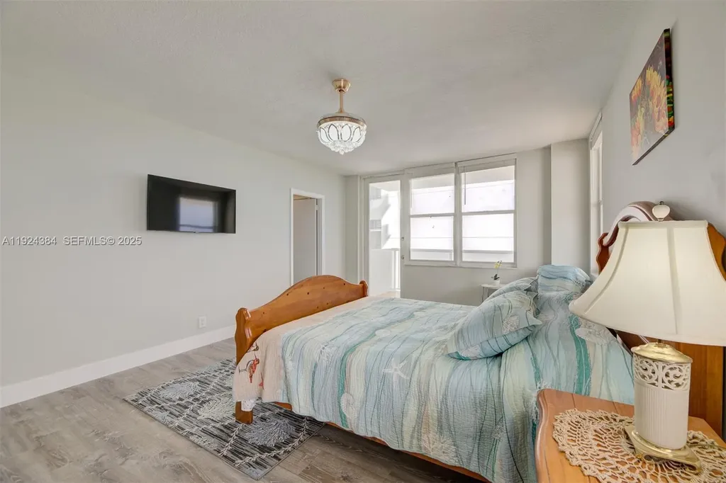 3725 S Ocean Drive Hollywood FL 33019