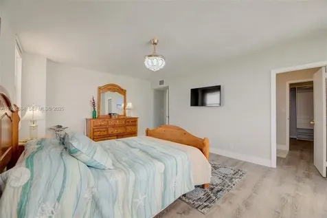 3725 S Ocean Drive Hollywood FL 33019