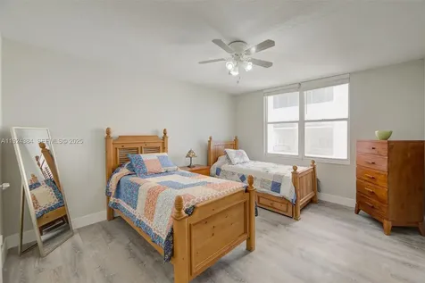 3725 S Ocean Drive Hollywood FL 33019