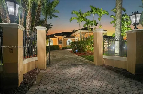 3001 SW 132nd Avenue Miami FL 33175