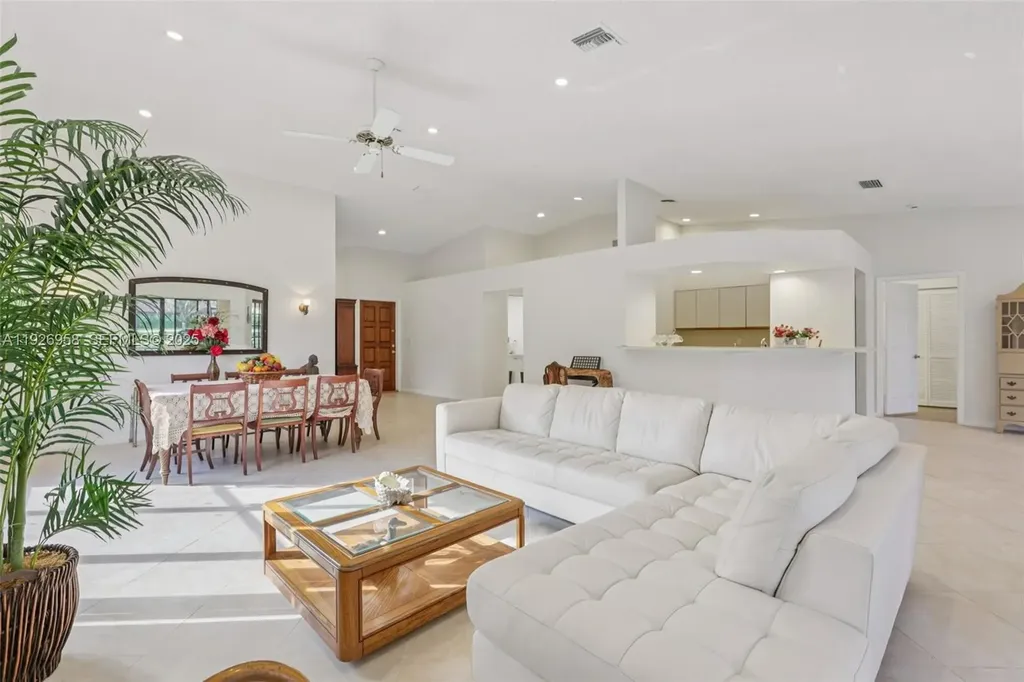 22792 Marbella Circle Boca Raton FL 33433