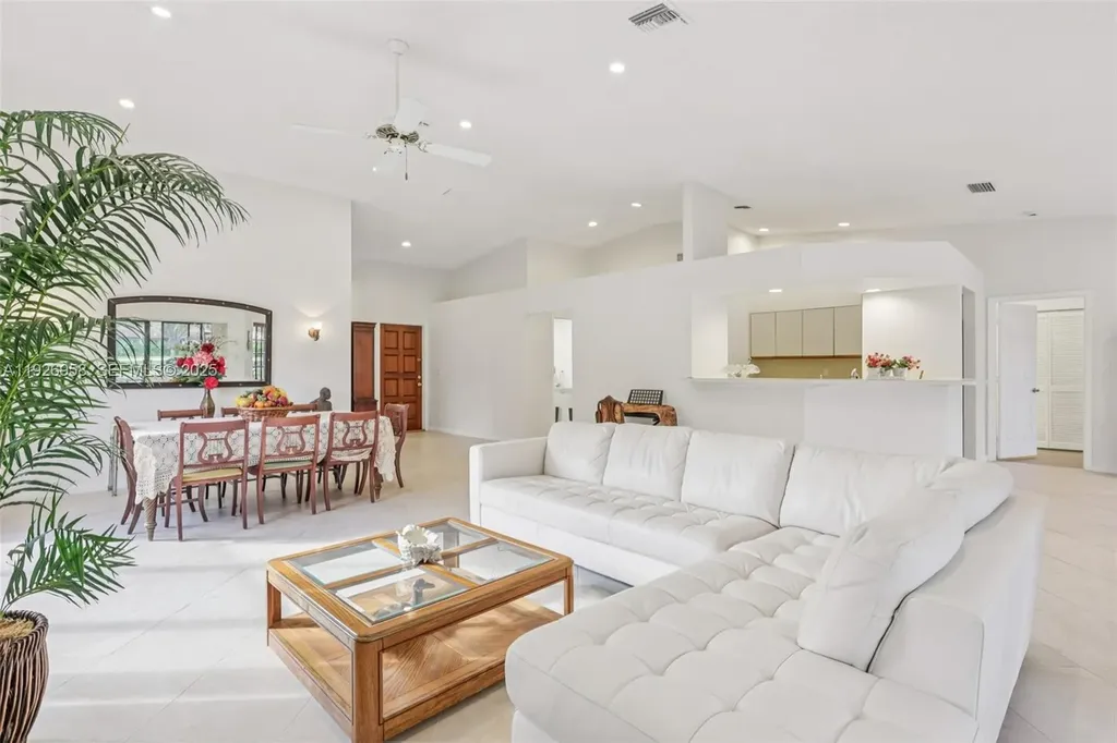 22792 Marbella Circle Boca Raton FL 33433