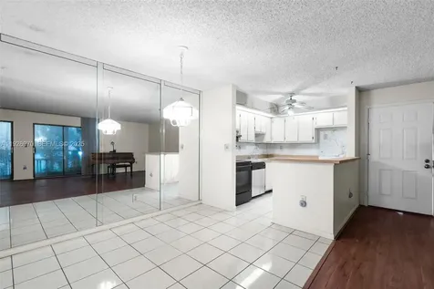 907 NE 199th Street Miami FL 33179