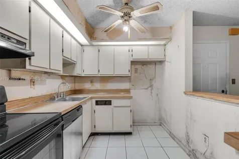907 NE 199th Street Miami FL 33179