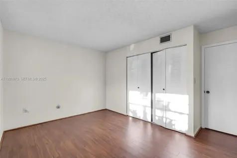 907 NE 199th Street Miami FL 33179