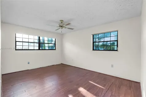 907 NE 199th Street Miami FL 33179