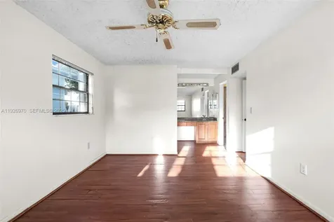 907 NE 199th Street Miami FL 33179