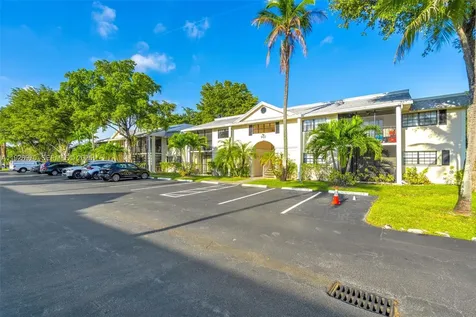 907 NE 199th Street Miami FL 33179