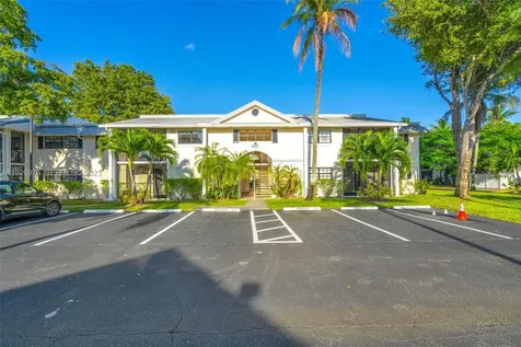 907 NE 199th Street Miami FL 33179