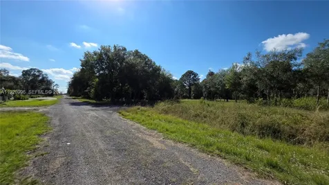 340 N Jinete Street Clewiston FL 33440