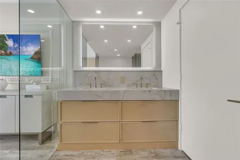 650 NE 32nd Street Miami FL 33137