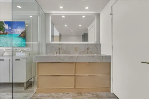 650 NE 32nd Street Miami FL 33137