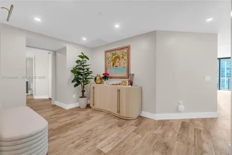 650 NE 32nd Street Miami FL 33137