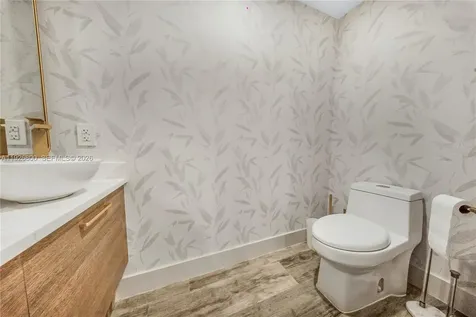 650 NE 32nd Street Miami FL 33137