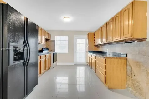 417 SW 3rd Street Hallandale Beach FL 33009