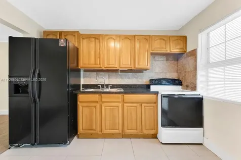 417 SW 3rd Street Hallandale Beach FL 33009
