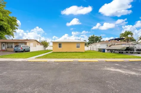 417 SW 3rd Street Hallandale Beach FL 33009