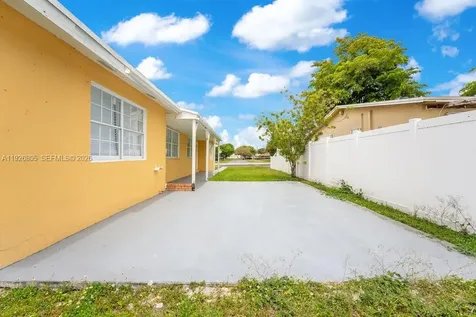 417 SW 3rd Street Hallandale Beach FL 33009