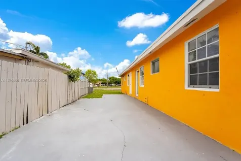 417 SW 3rd Street Hallandale Beach FL 33009