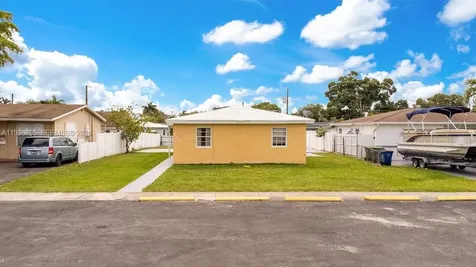 417 SW 3rd Street Hallandale Beach FL 33009