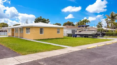 417 SW 3rd Street Hallandale Beach FL 33009