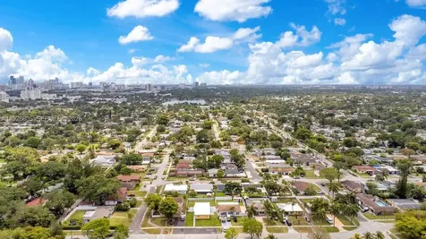417 SW 3rd Street Hallandale Beach FL 33009