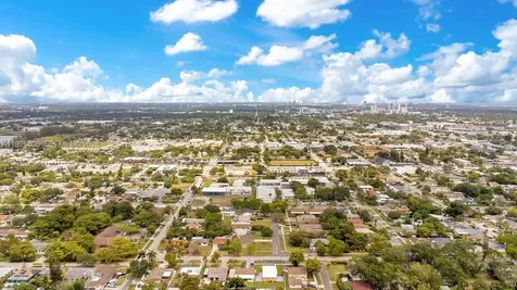 417 SW 3rd Street Hallandale Beach FL 33009