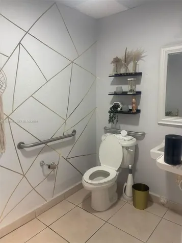 828 W Pembroke Road Hallandale Beach FL 33009