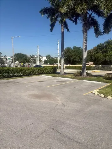 828 W Pembroke Road Hallandale Beach FL 33009